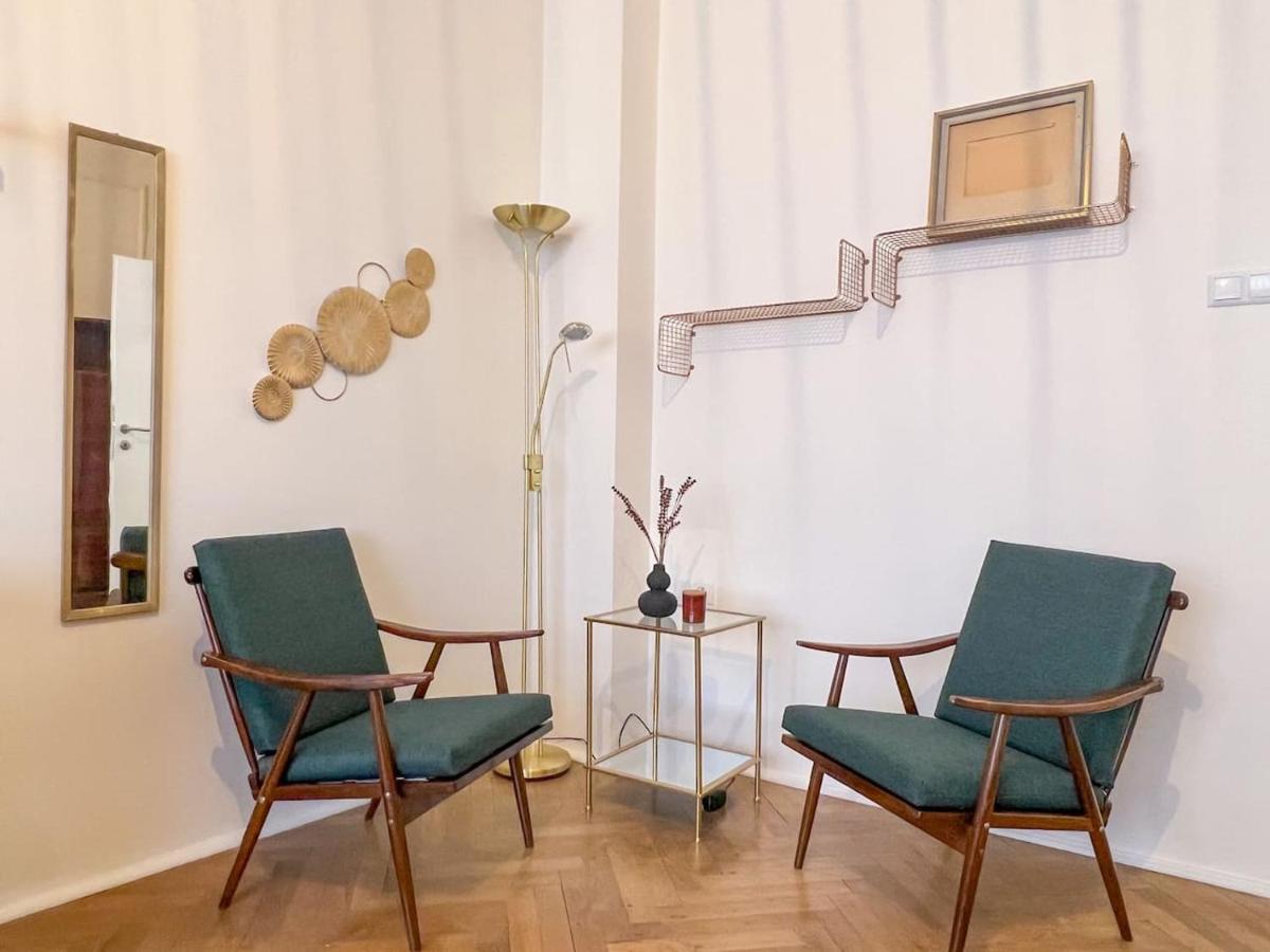 96M2 Of Comfort And Style: 4Bd Apartment In Old Town Bratislava Buitenkant foto