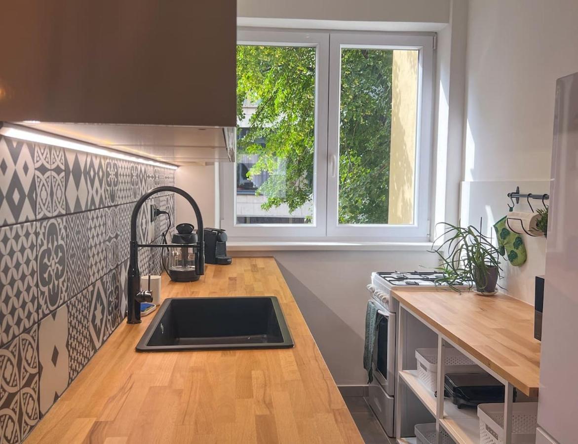 96M2 Of Comfort And Style: 4Bd Apartment In Old Town Bratislava Buitenkant foto